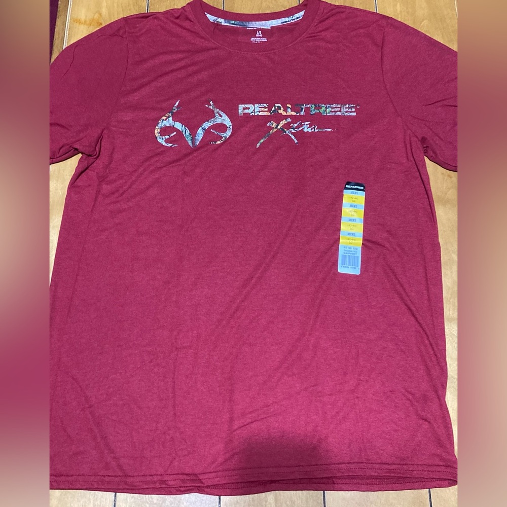NWT Men’s Size Large Realtree Maroon Short Sleeve Tee